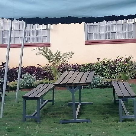 The Rhine Guest House - Eldoret Esterno foto